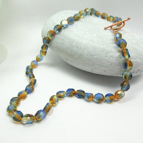 Uranium glass bead necklace with copper toggle - Picture 5 of 9